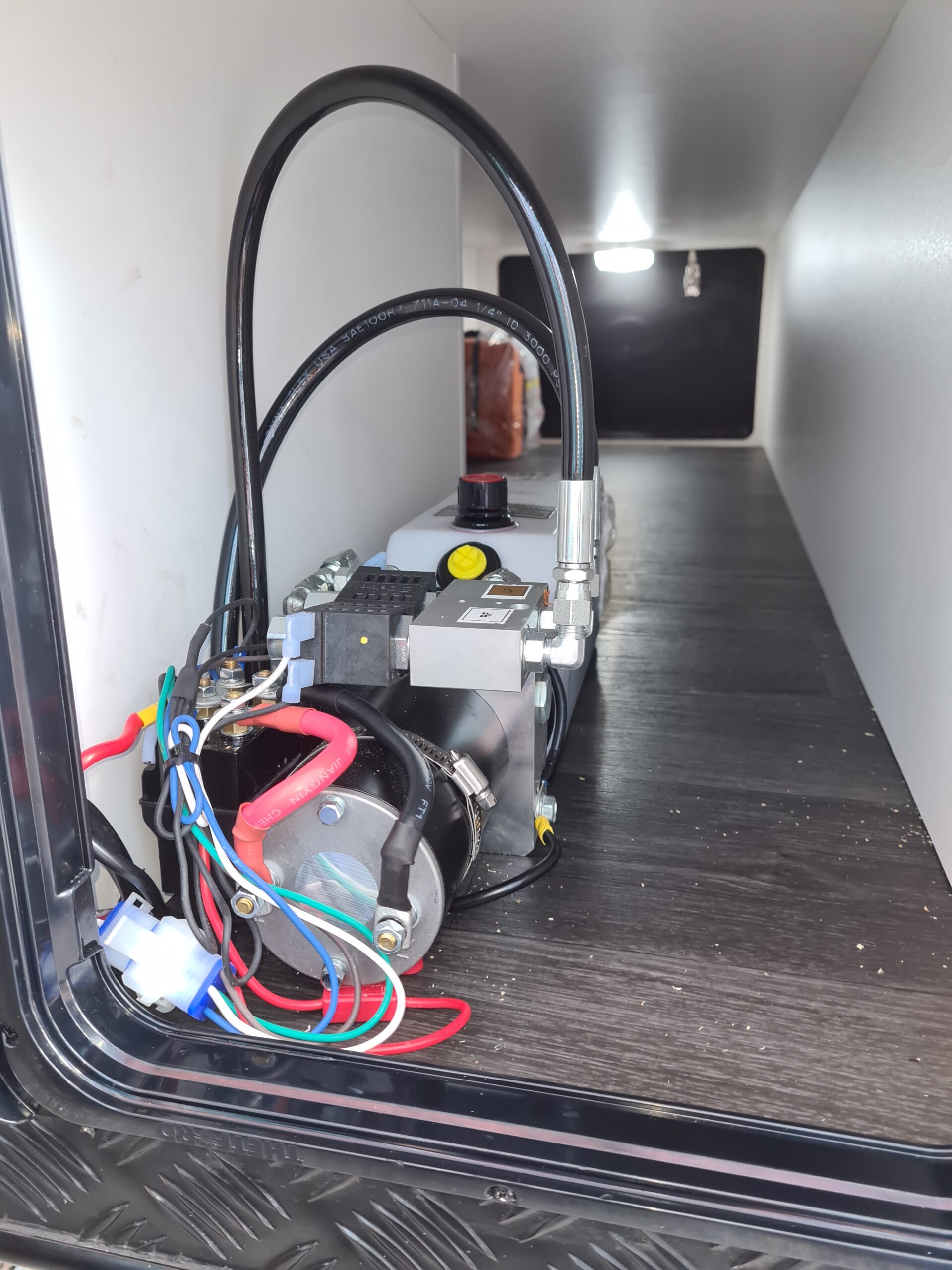 Hydraulic 3 Jack Levelling System - Image 7