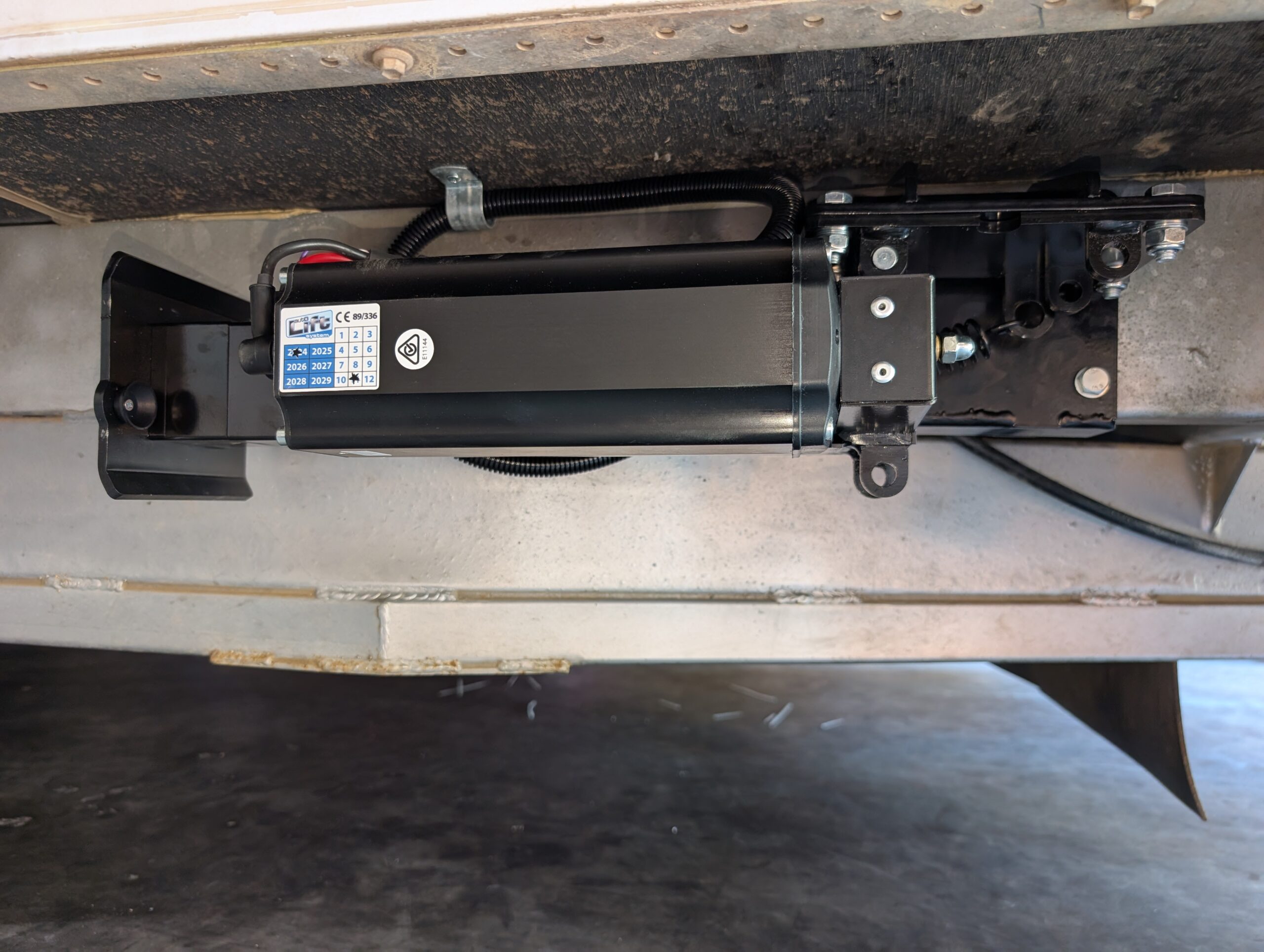 AutoLift Levelling System for Caravans - Image 12