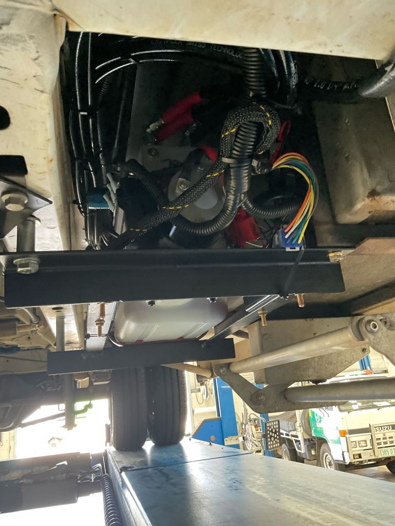 Hydraulic pump attached to Ford Transit chassis